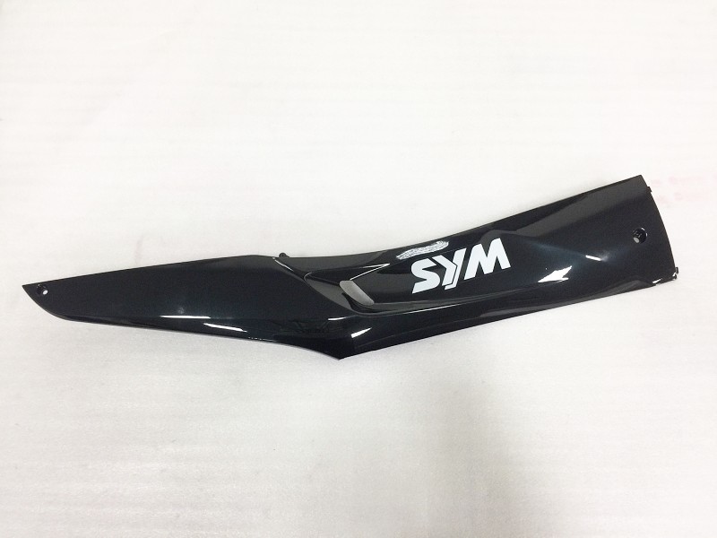 Облицовка боковая правая чёрный (BK-433S)