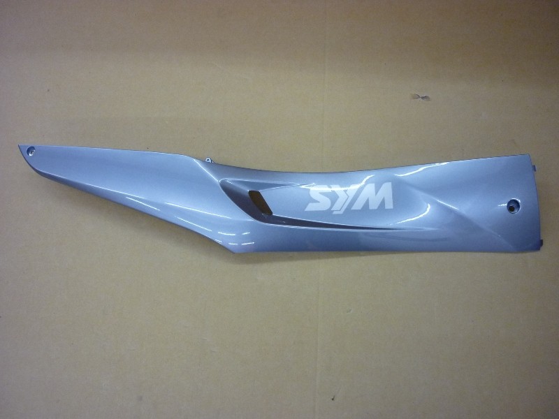 Облицовка боковая правая серый (GY-517S)