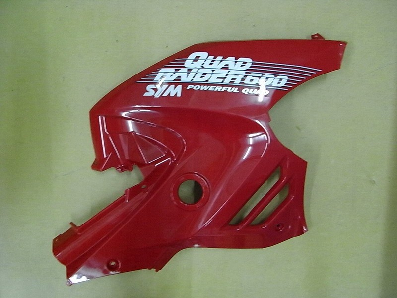 Облицовка боковая правая красный (HE-40864-25)