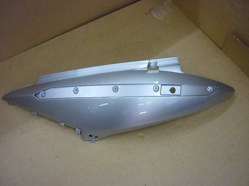 Облицовка задняя левая серебристый (S-7S)