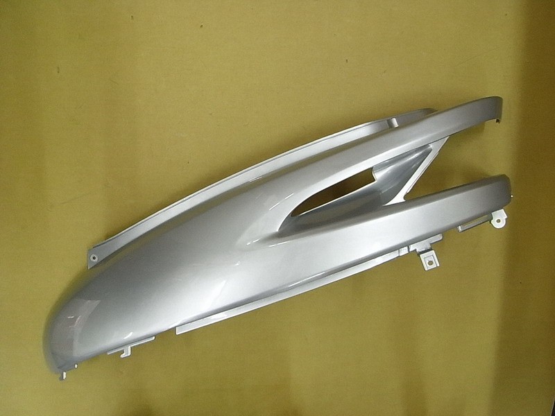 Облицовка задняя левая серебристый_S-880S
