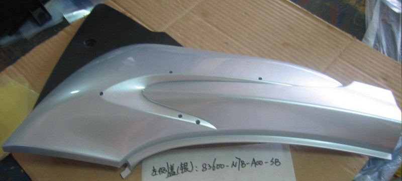 Облицовка задняя левая серебристый_SV-880SK