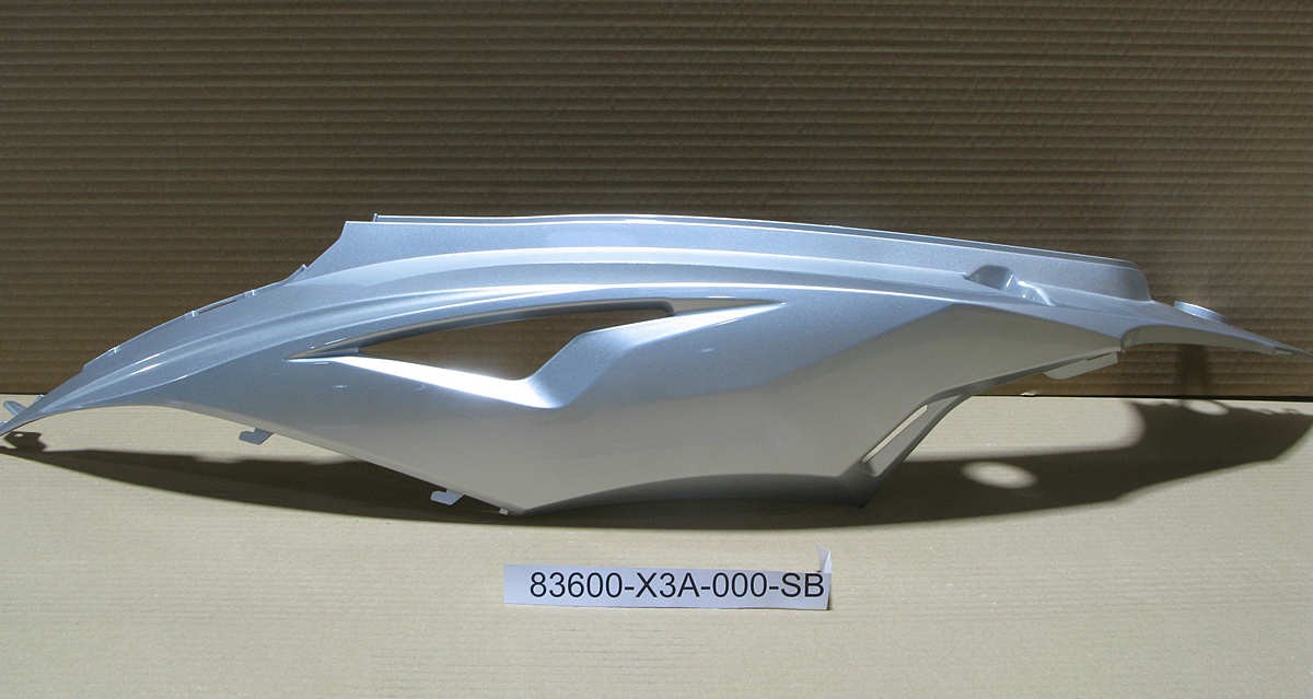 Облицовка задняя левая серебристый (S-880S)