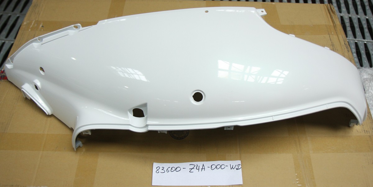 Облицовка задняя левая белый (WH8018P)