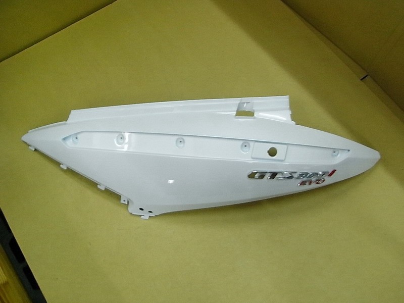 Облицовка задняя левая белый_WH-300P