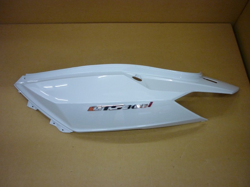 Облицовка задняя левая белый_WH-300P