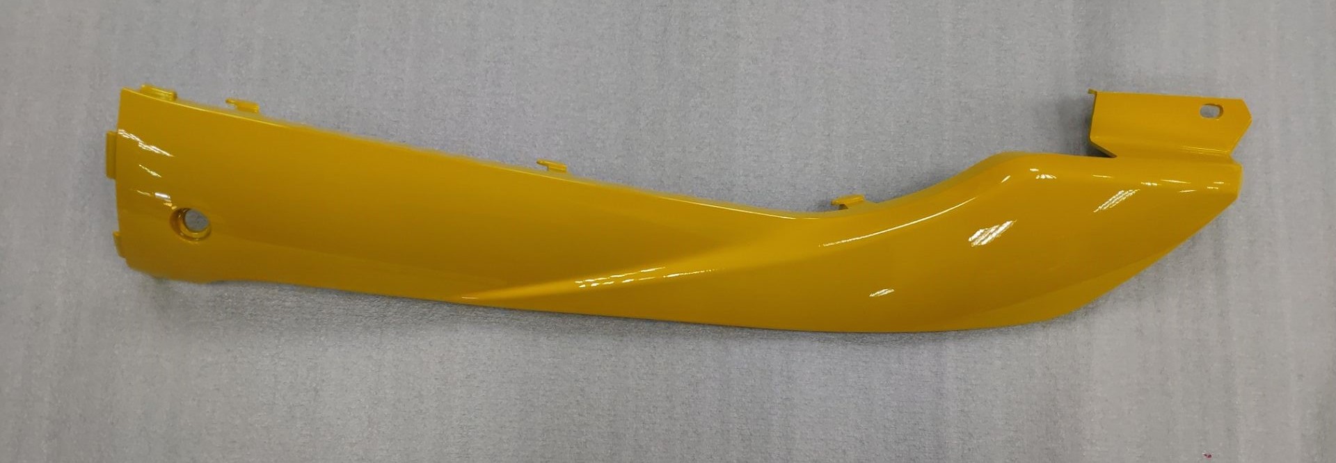 Облицовка боковая левая желтый (Y108C)