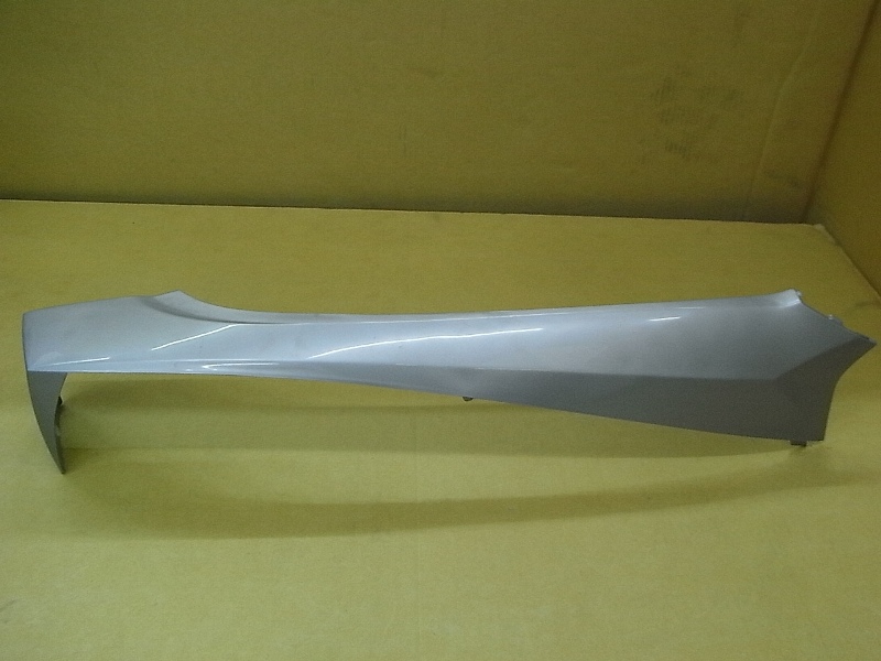 Облицовка боковая левая серебристый_S-877U