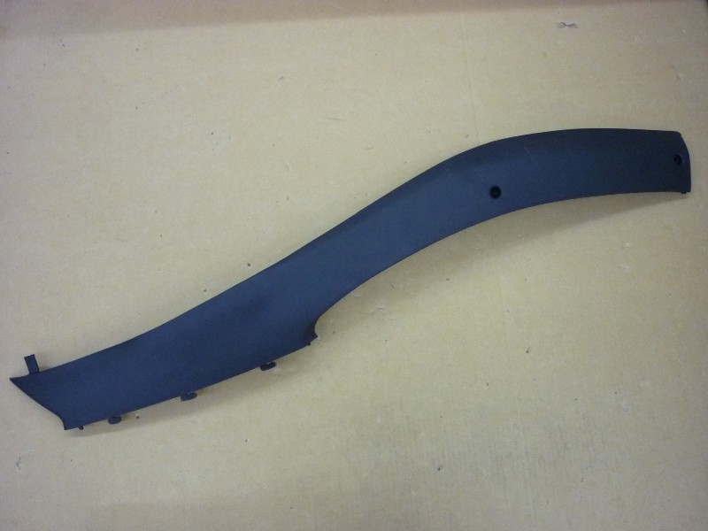 Облицовка боковая левая черный_BK-001U