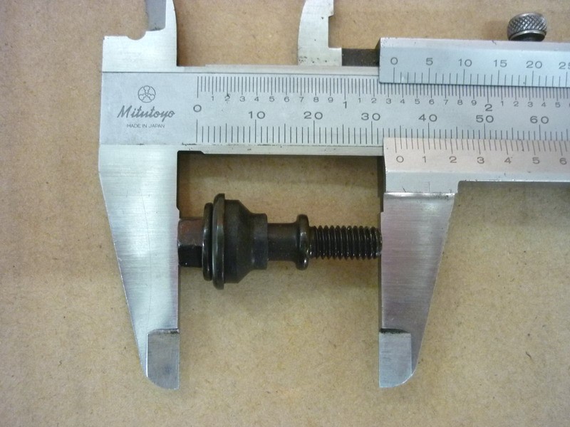 Винт спец. М6х28