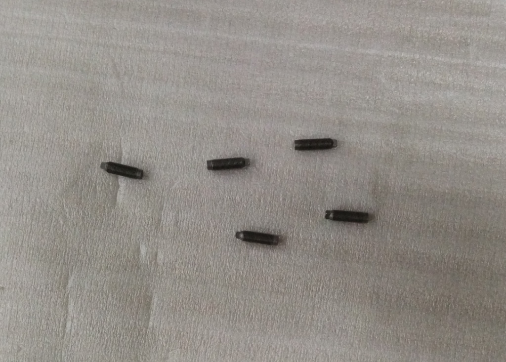 Винт регулировочный