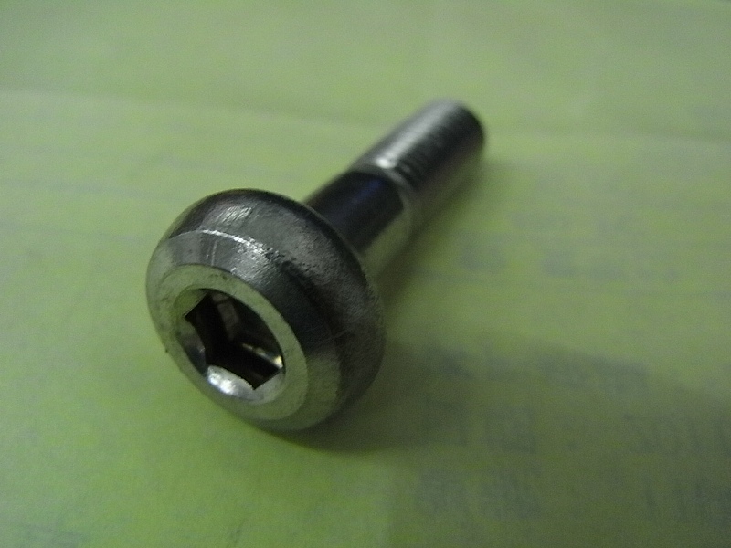 Болт спец 8мм