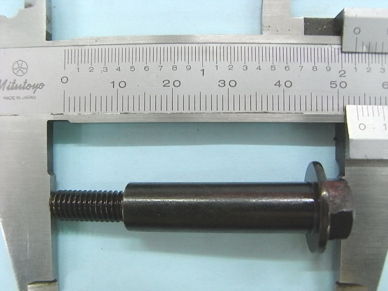 Болт ступенчатый м6