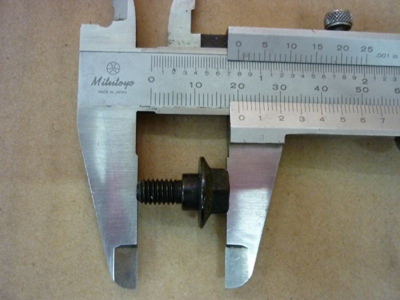 Винт с фланцем М6х10