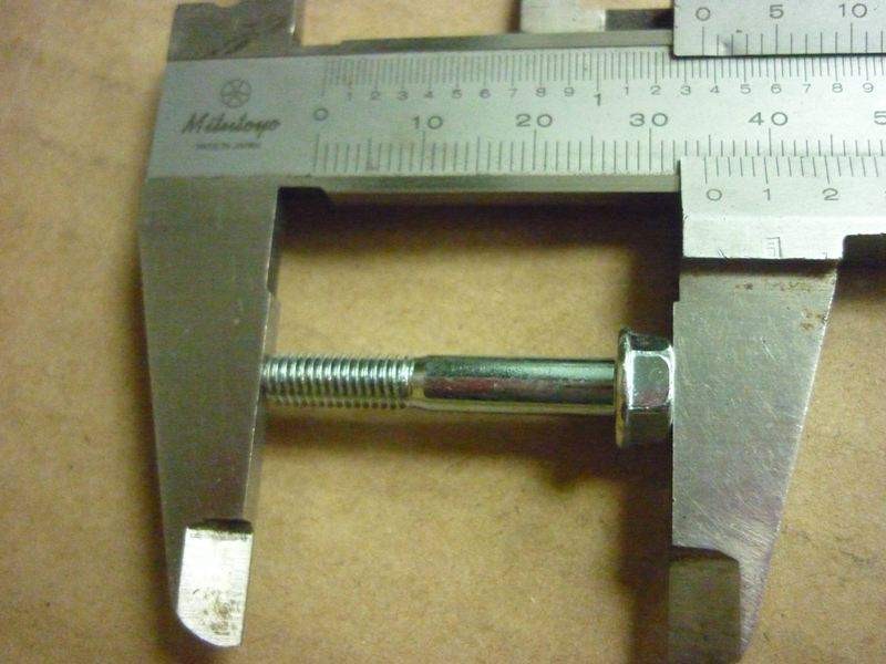 Винт с фланцем