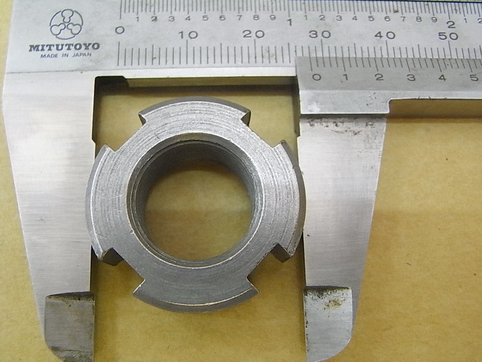 Контргайка со шлицами 16мм