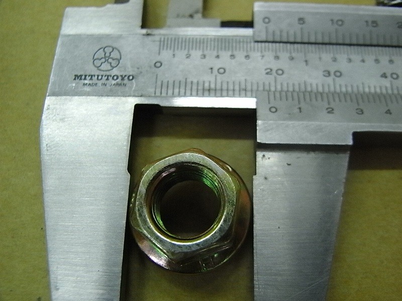 Гайка с фланцем М10