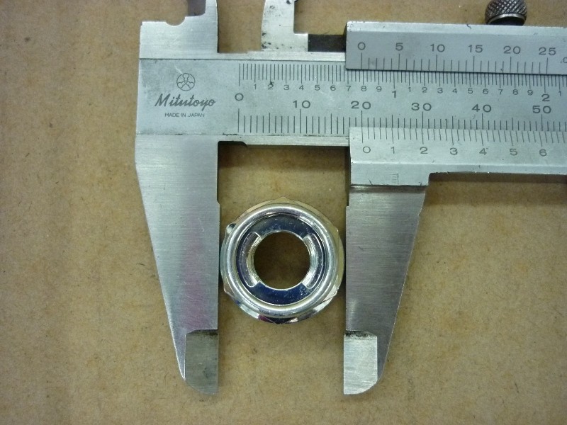 Гайка самоконтрящаяся М10