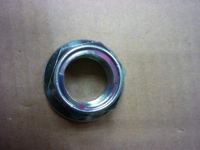 Гайка задней оси 20мм