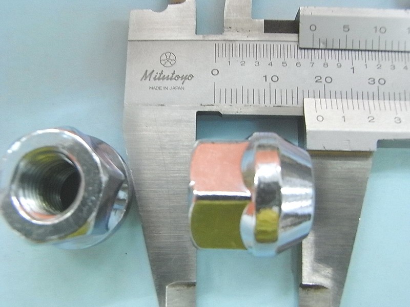 Гайка крепления колеса