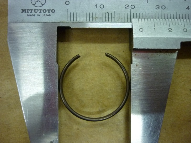 Кольцо стопорное поршневого пальца 20мм