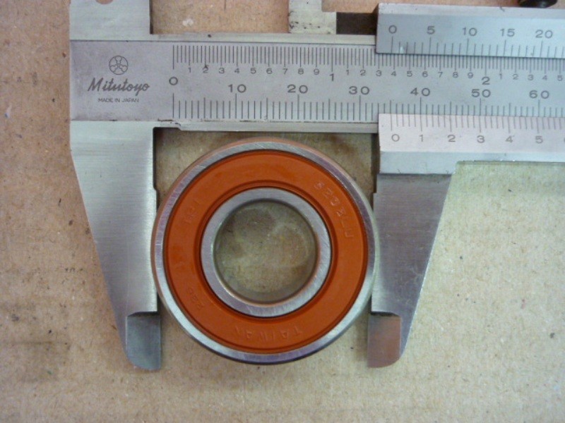 Подшипник шариковый радиальный 6202