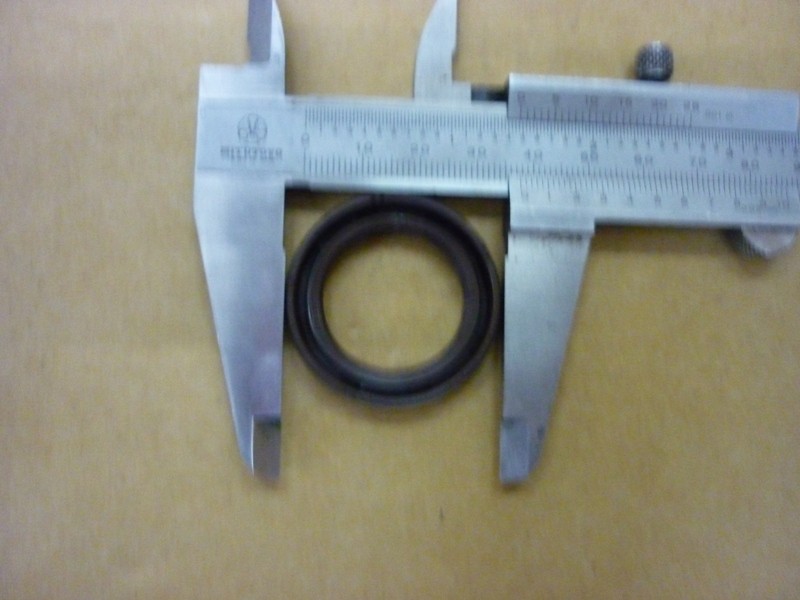 Сальник 25x37x6