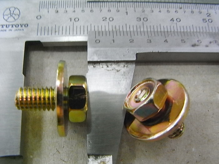 Болт с шайбой 6х12