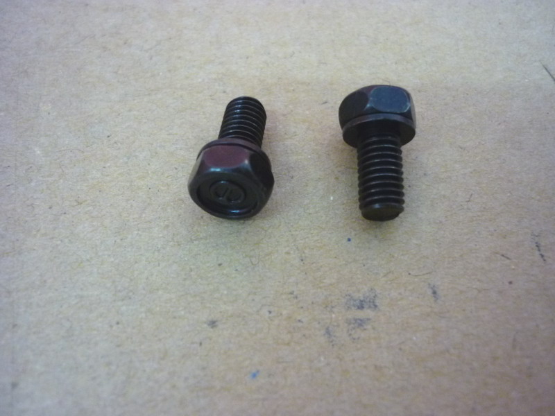 Винт с шайбой