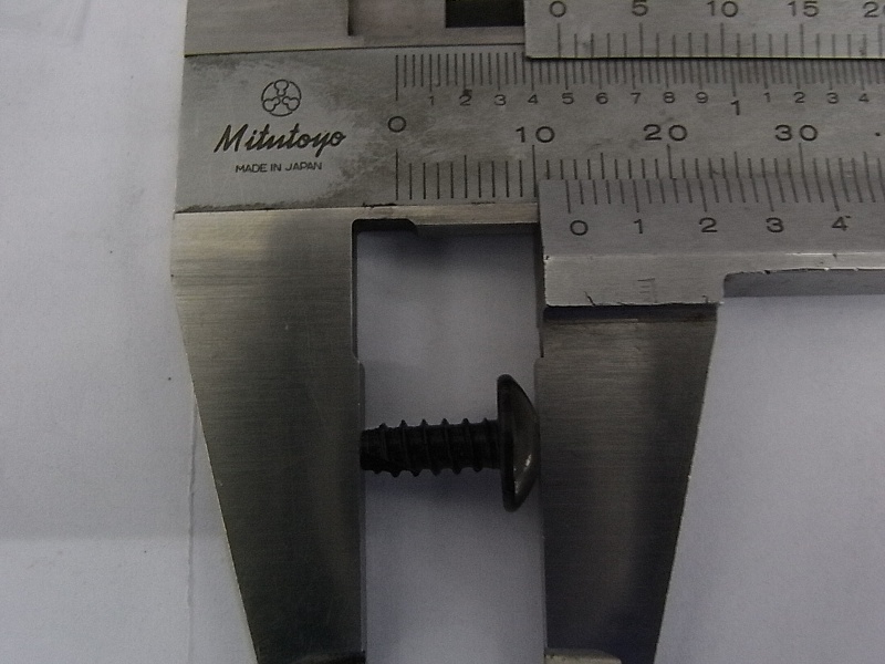 Винт самонарезающий