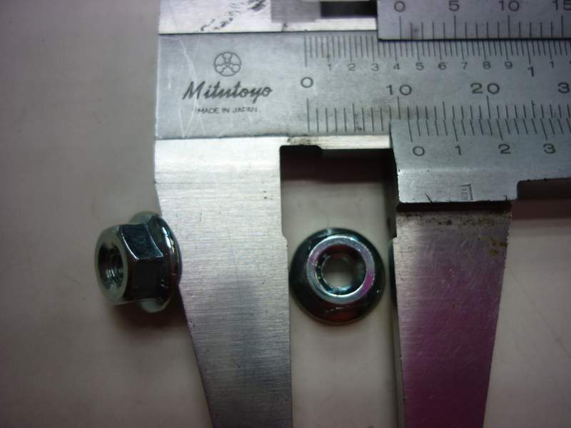 Гайка с фланцем 4мм