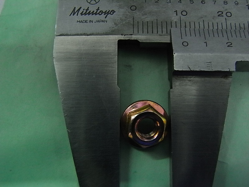 Гайка с фланцем 4мм