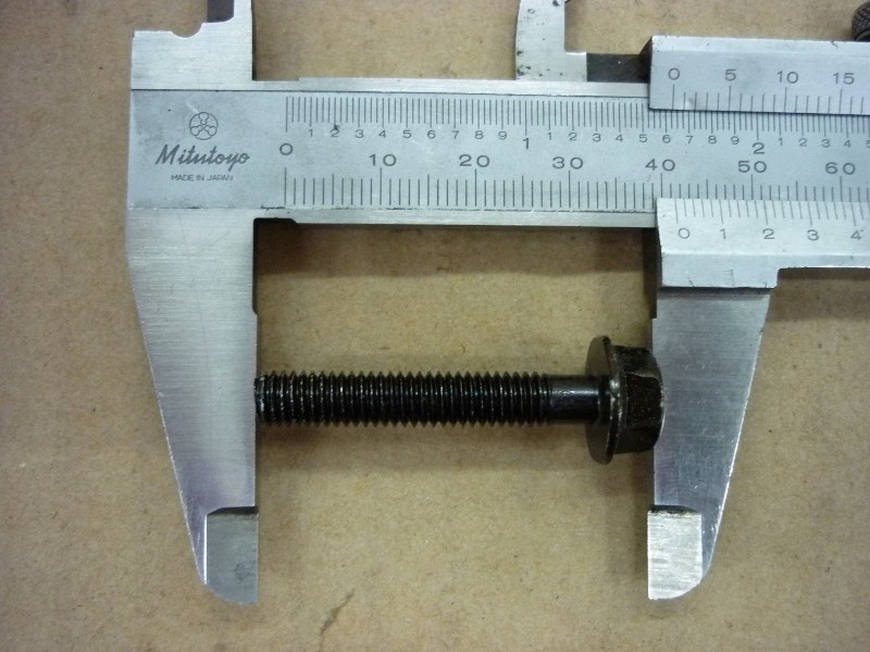 Винт с фланцем М8х50