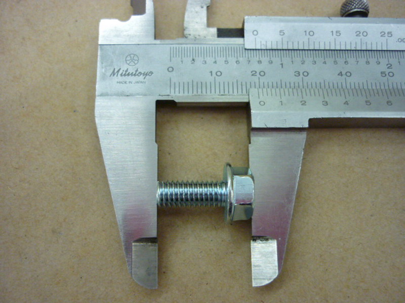 Винт с фланцем М6х14