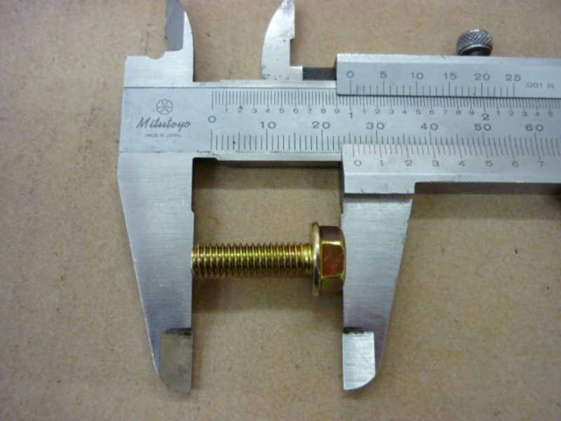 Винт с фланцем