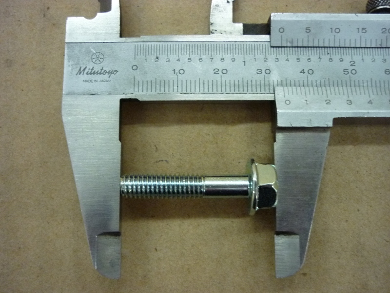 Болт с фланцем 6х28