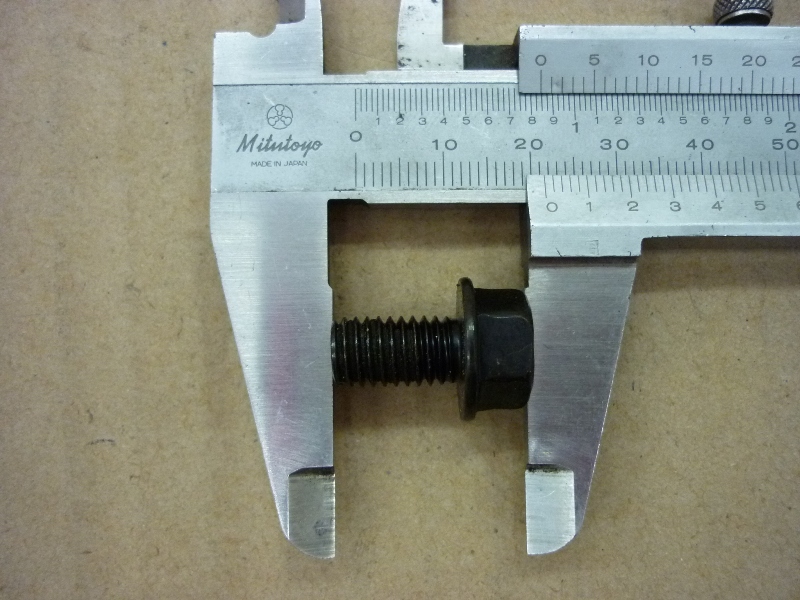 Винт с фланцем М8х14