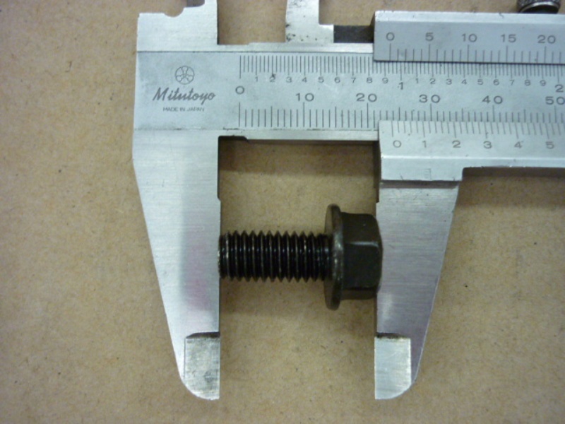 Винт с фланцем М8х16