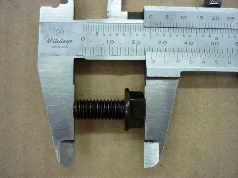 Винт с фланцем M8x18