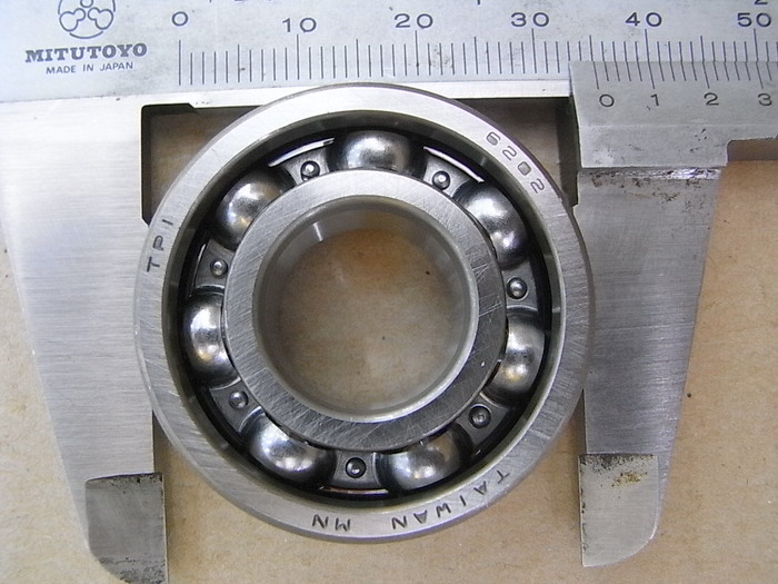 Подшипник шариковый радиальный 6202T/C3