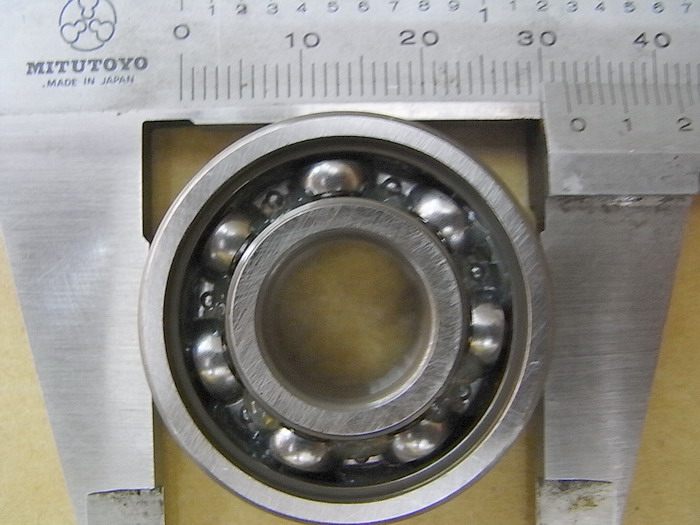 Подшипник шариковый радиальный 6201