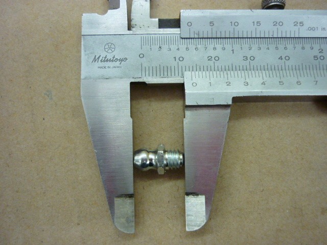 Штуцер масляный