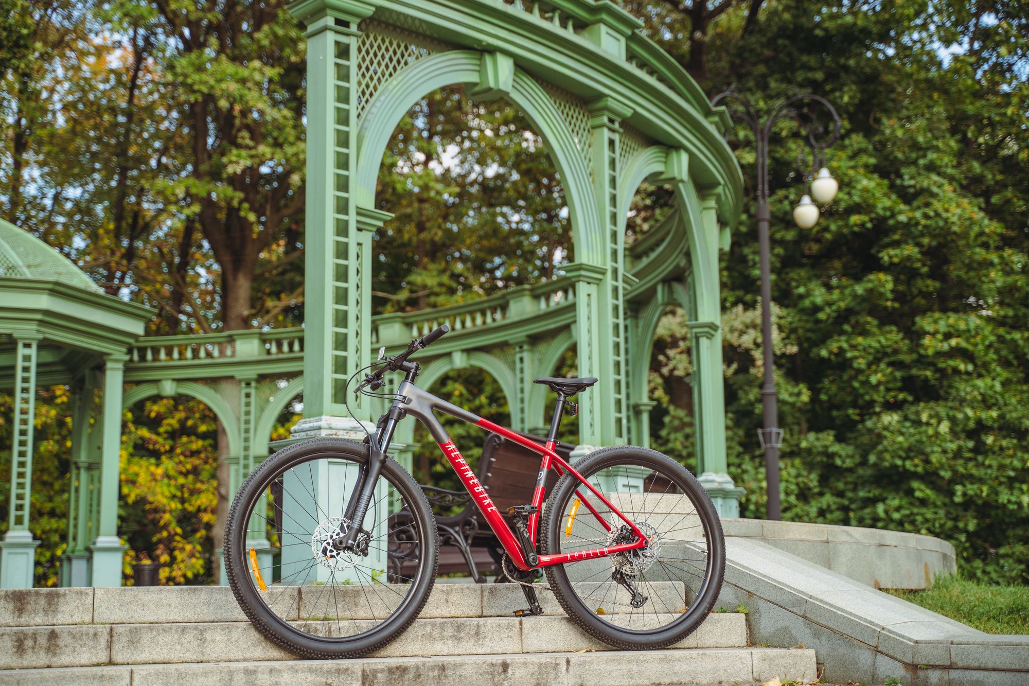 Велосипед горный Alpinebike Apollo Черно-красный