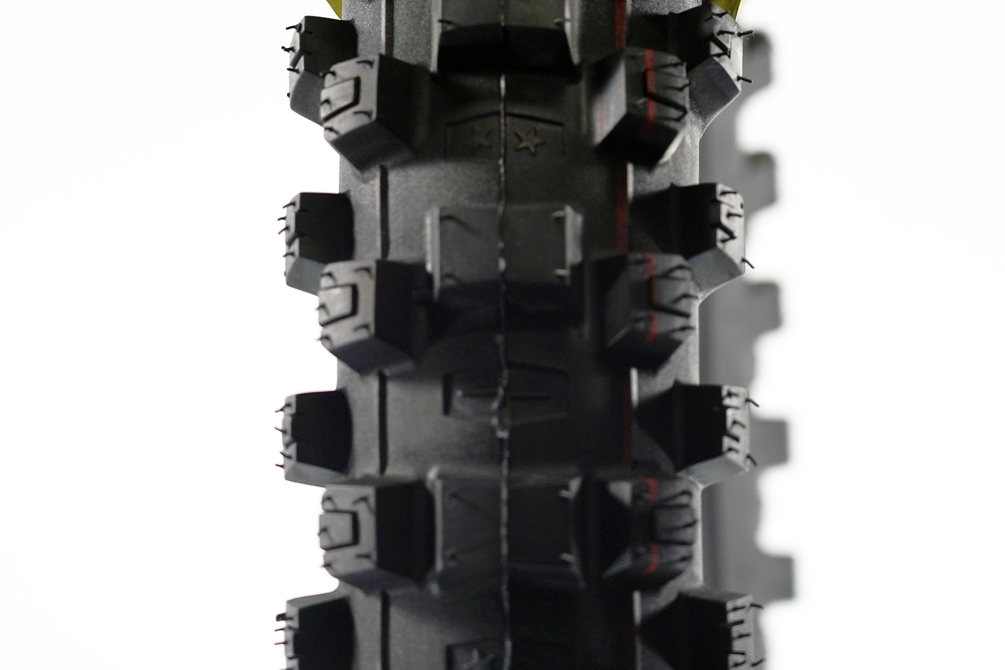 Покрышка ROQVI 100/90-18 MTS-008 normal [1 red line]