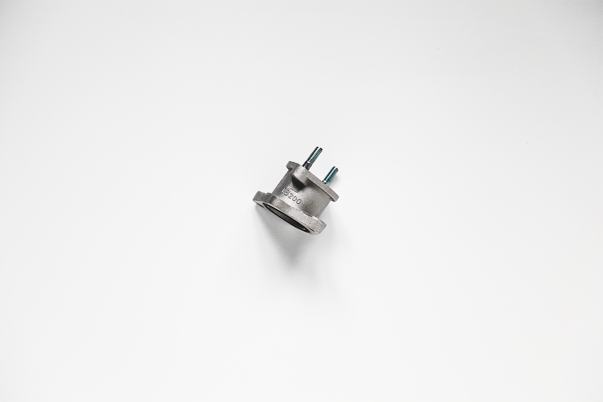 Патрубок впускной металл белый