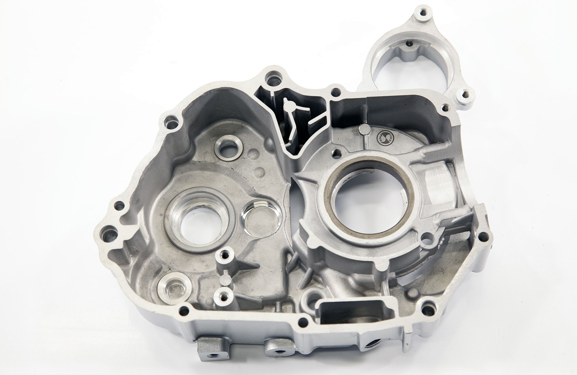 Картер двигателя левый