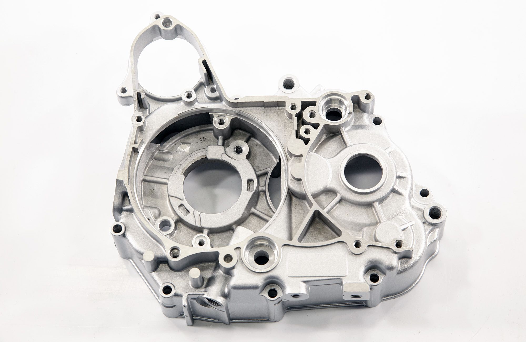 Картер двигателя левый