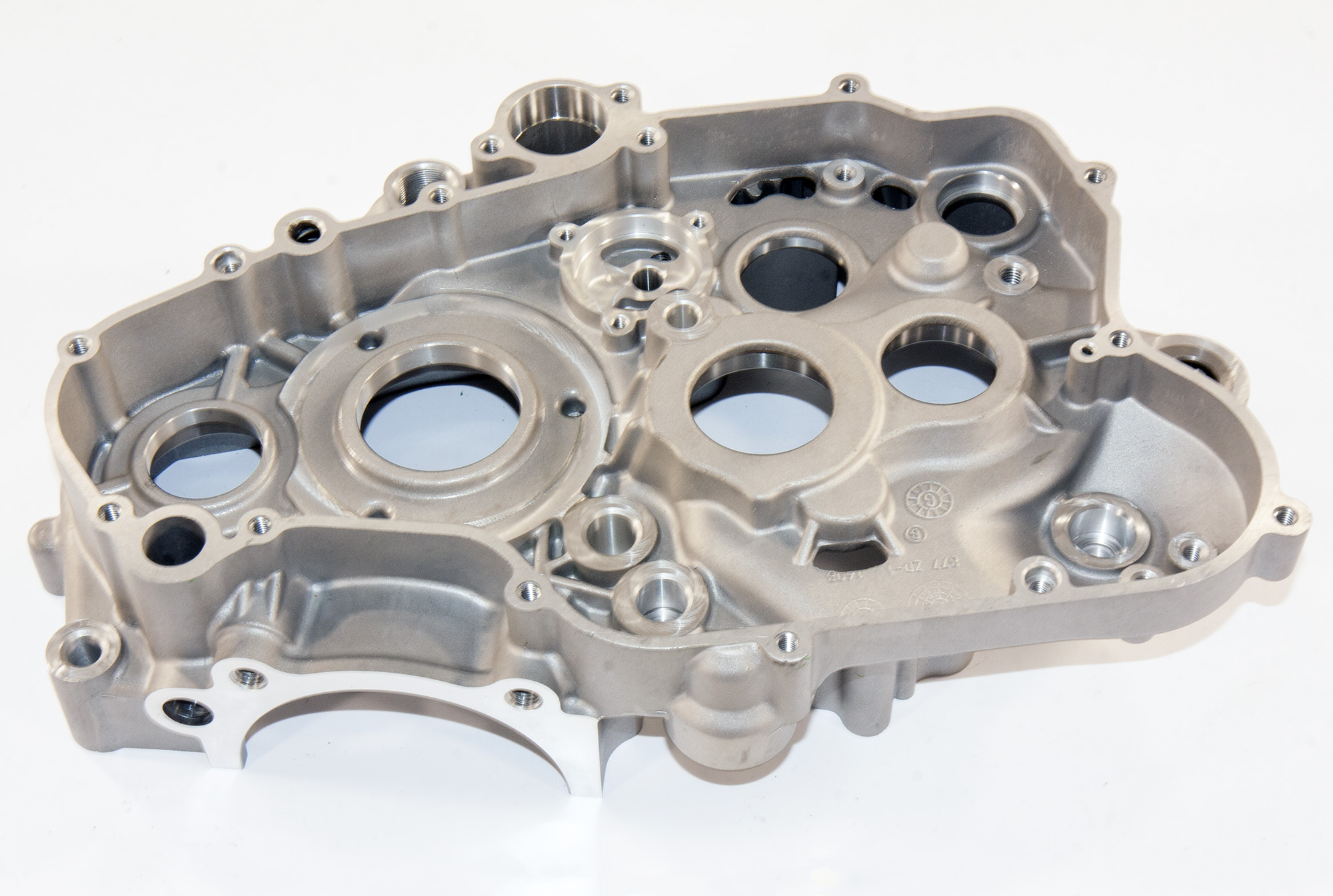 Картер двигателя правый