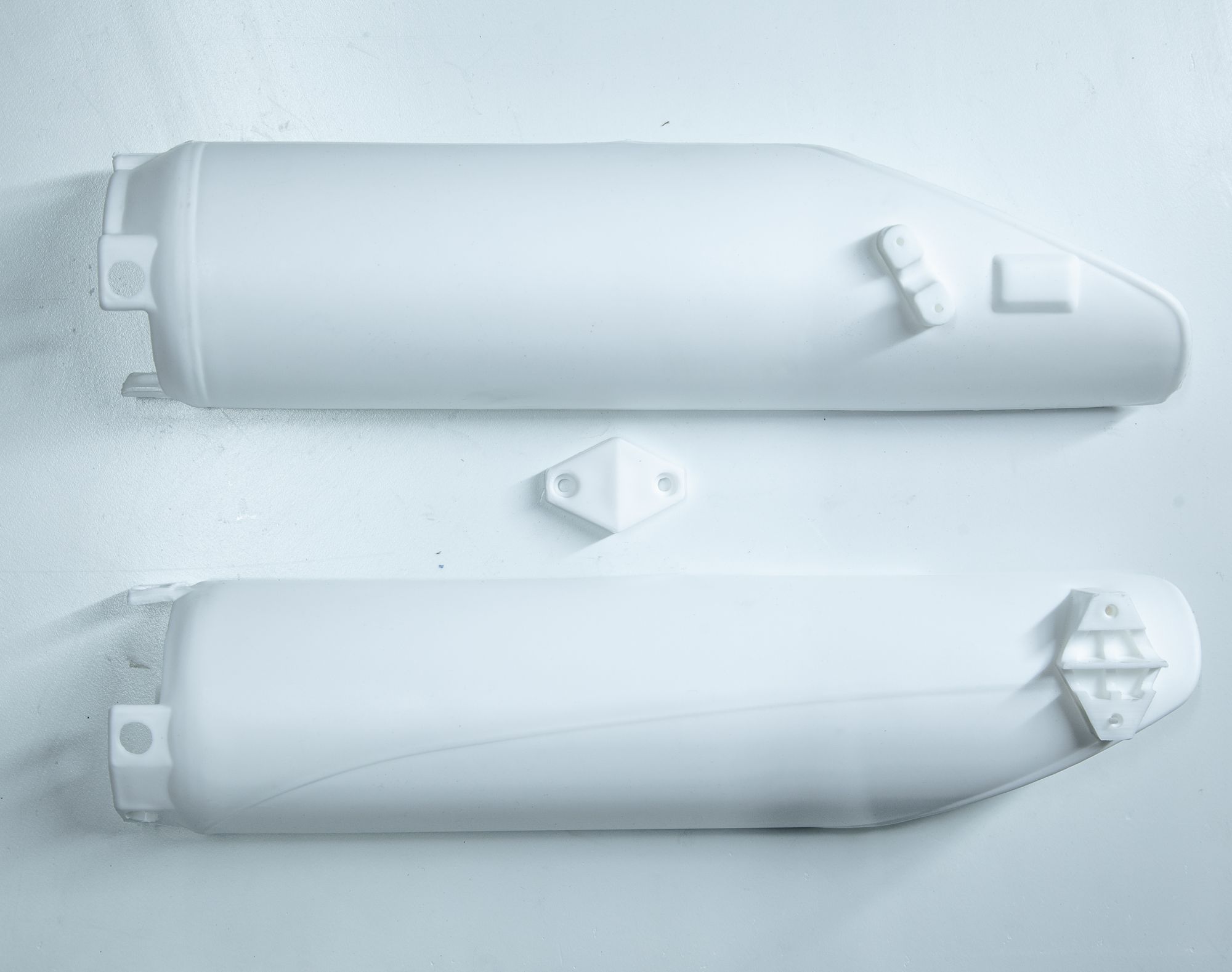 Защита вилки белая