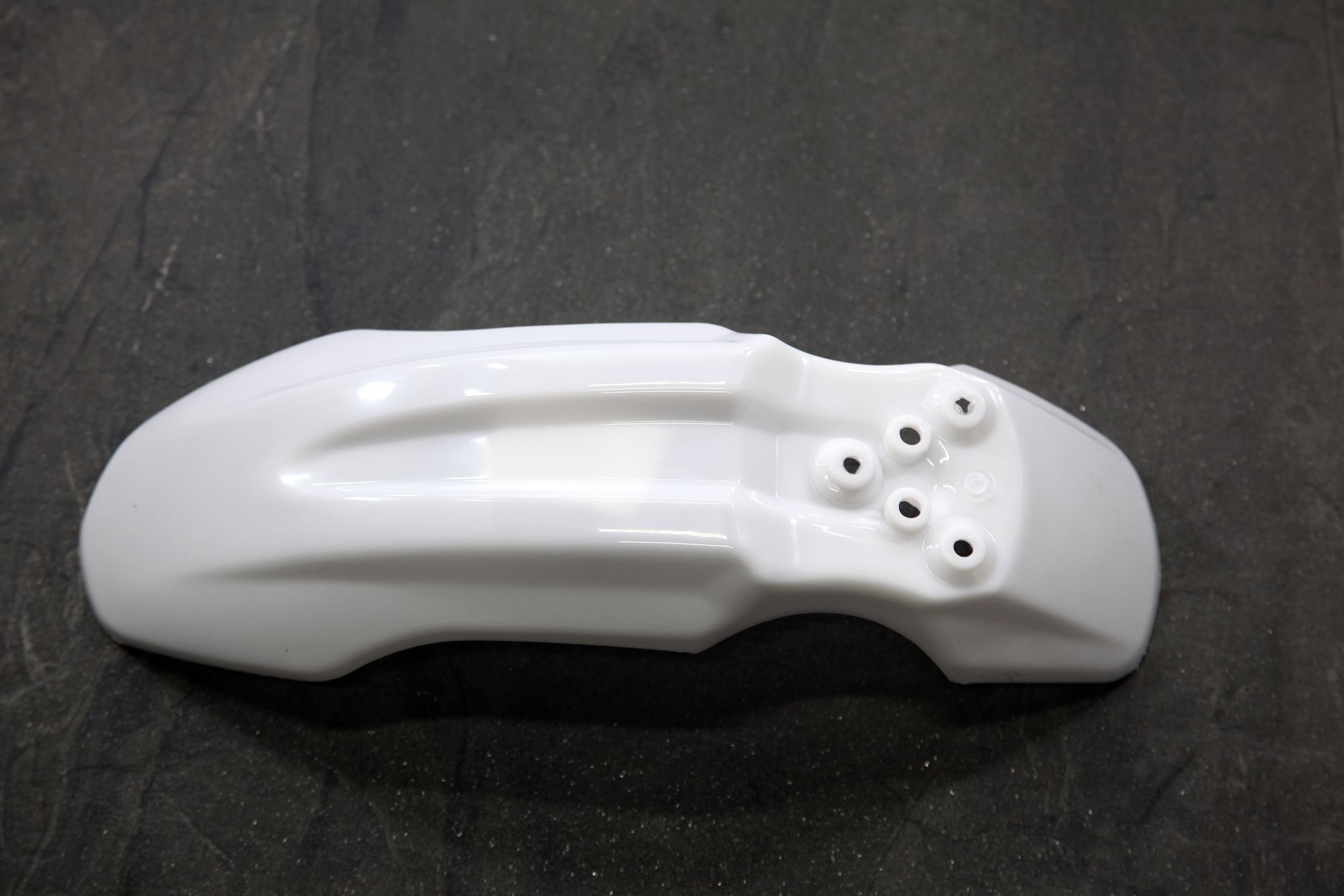 Крыло переднее, белое